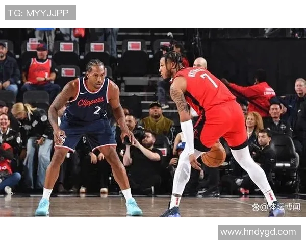 快船与火箭今日激战正酣谁能在这场对决中笑到最后